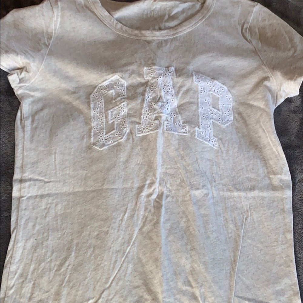 gap t-shirt